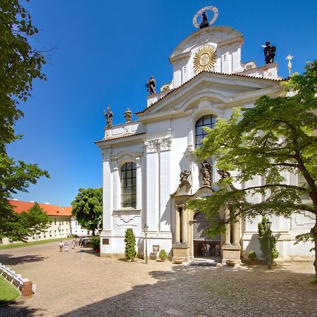 Monastery Hotel Прага Екстериор снимка