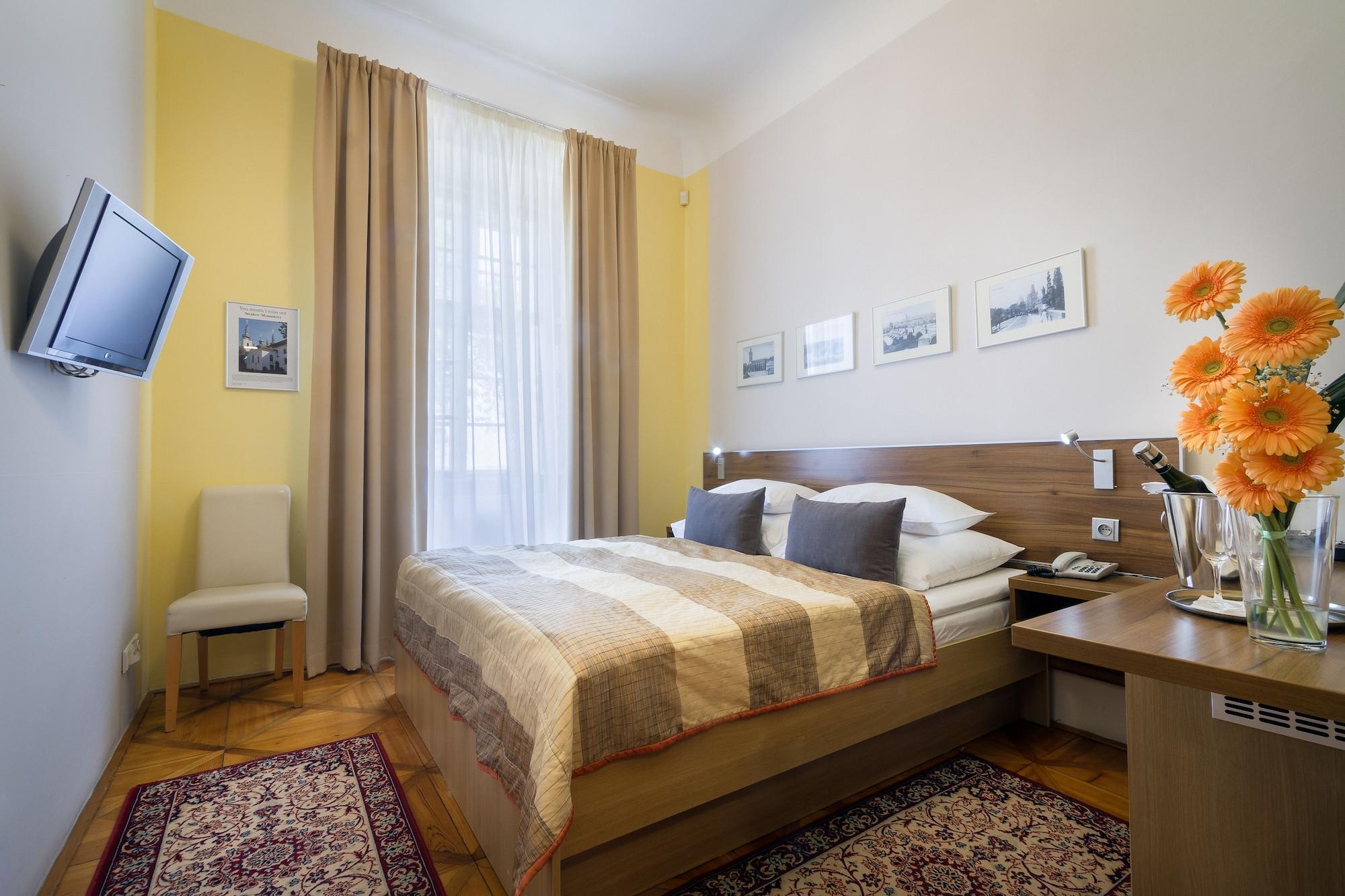 Monastery Hotel Прага Екстериор снимка